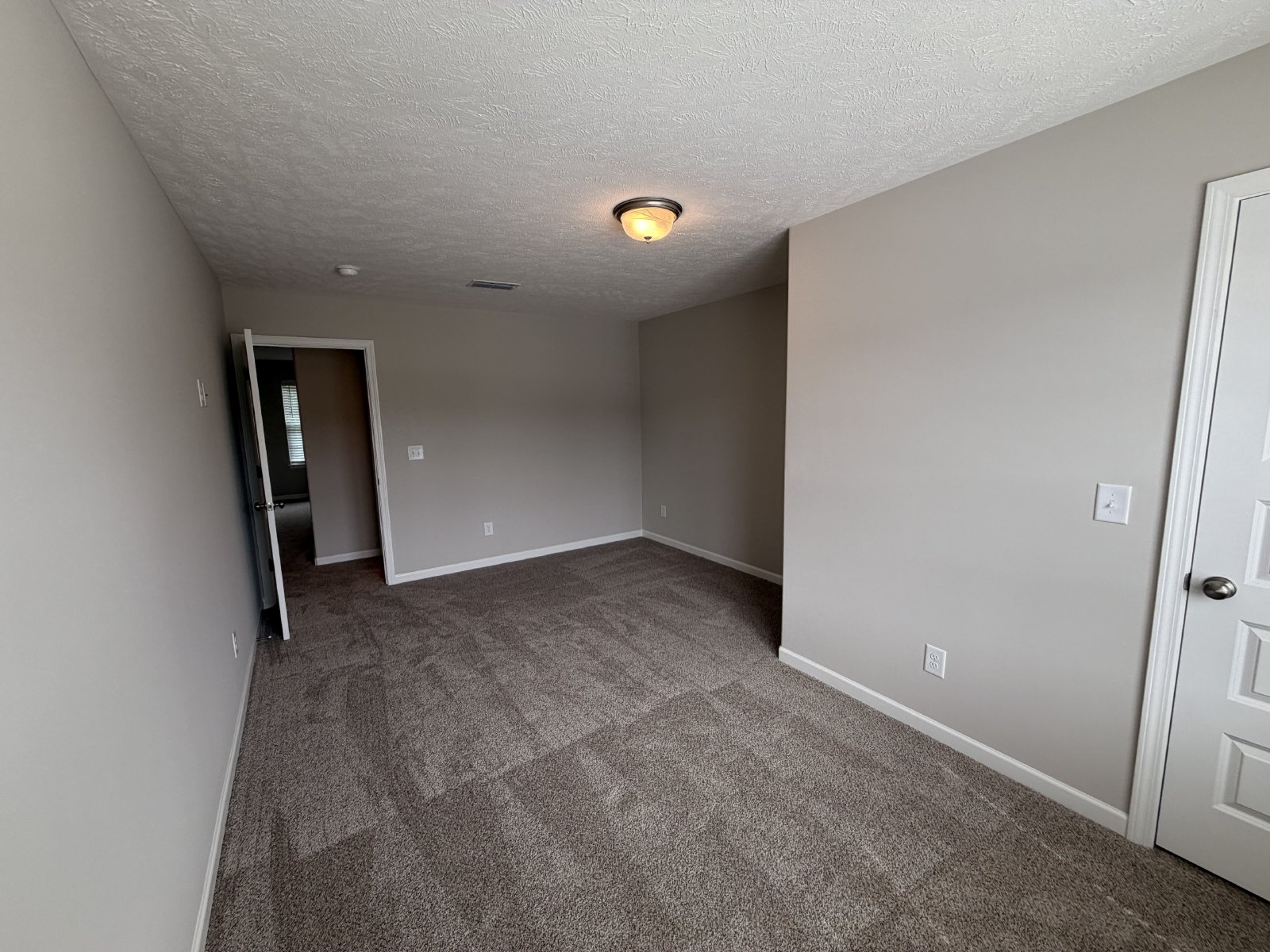 Brand New 4 Bed 3.5 Bath Townhome In Shelbyville property image