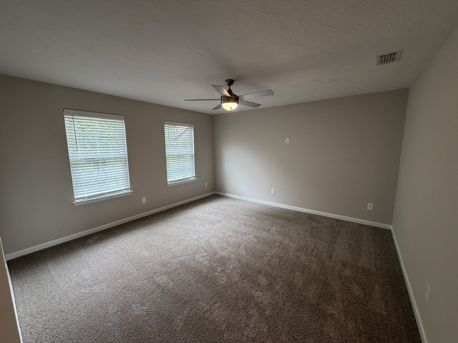 Brand New 4 Bed 3.5 Bath Townhome In Shelbyville property image