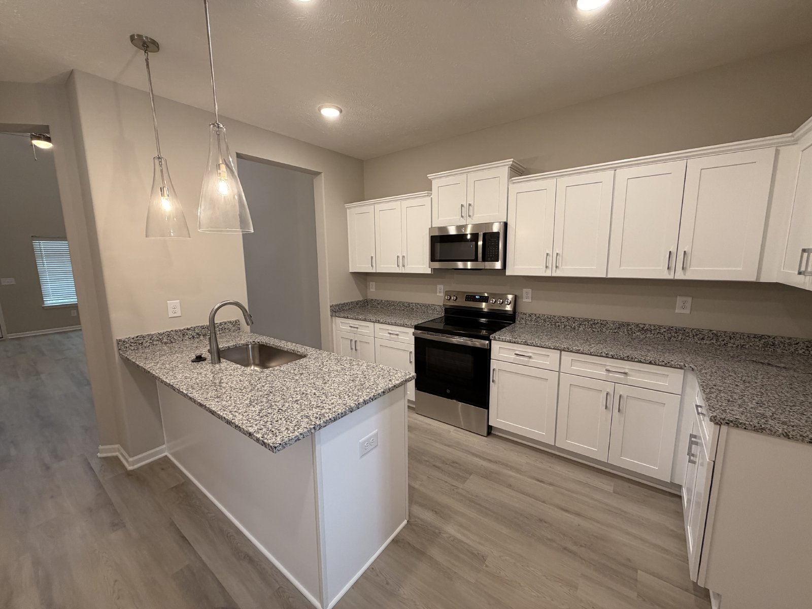 Brand New 4 Bed 3 Bath Townhome In Shelbyville property image