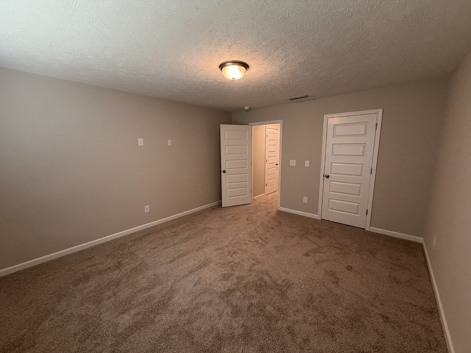 Brand New 4 Bed 3 Bath Townhome In Shelbyville property image