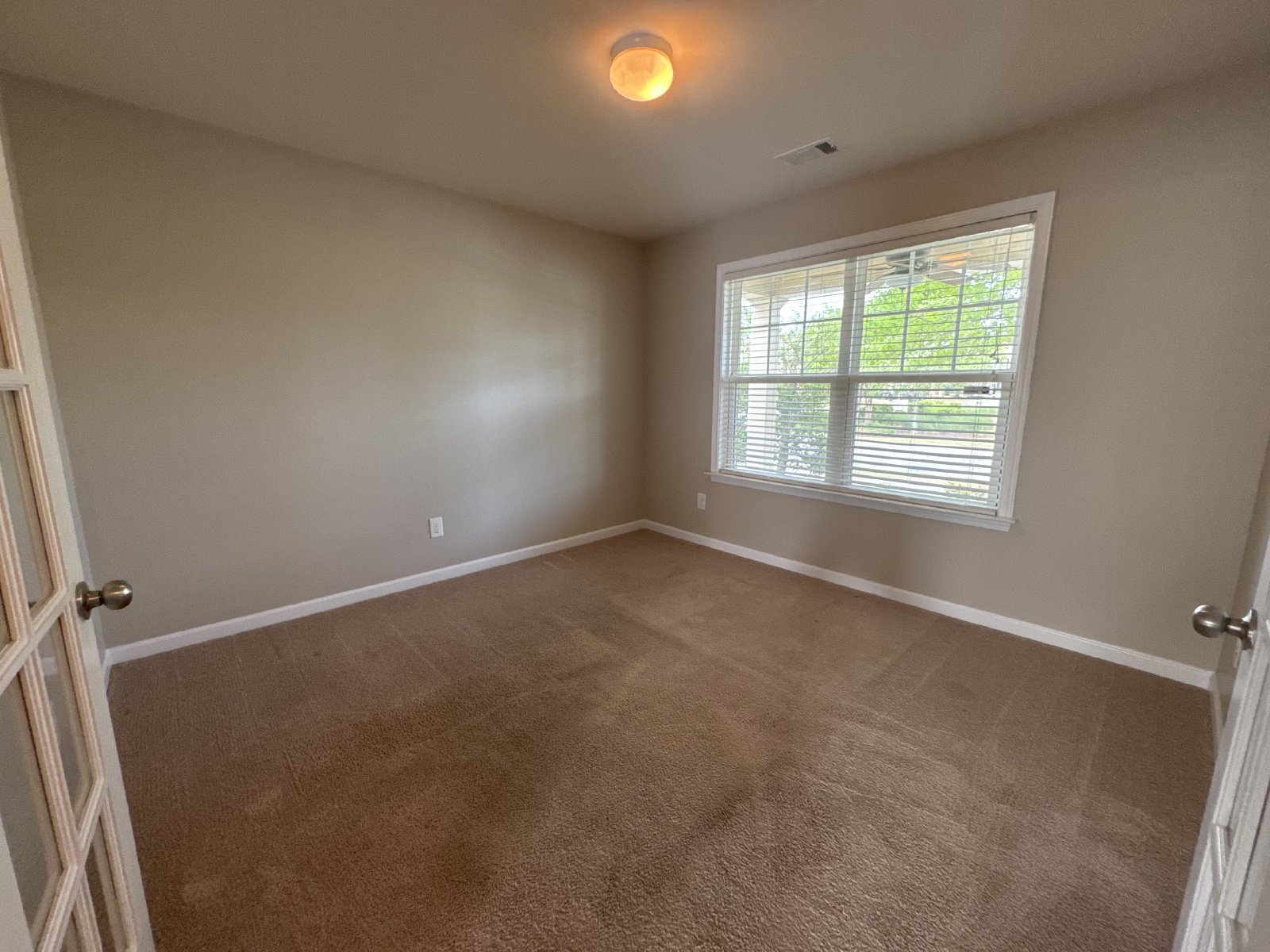 Well-Maintained 3BR Home in Lebanon | Great Location + Natural Light property image