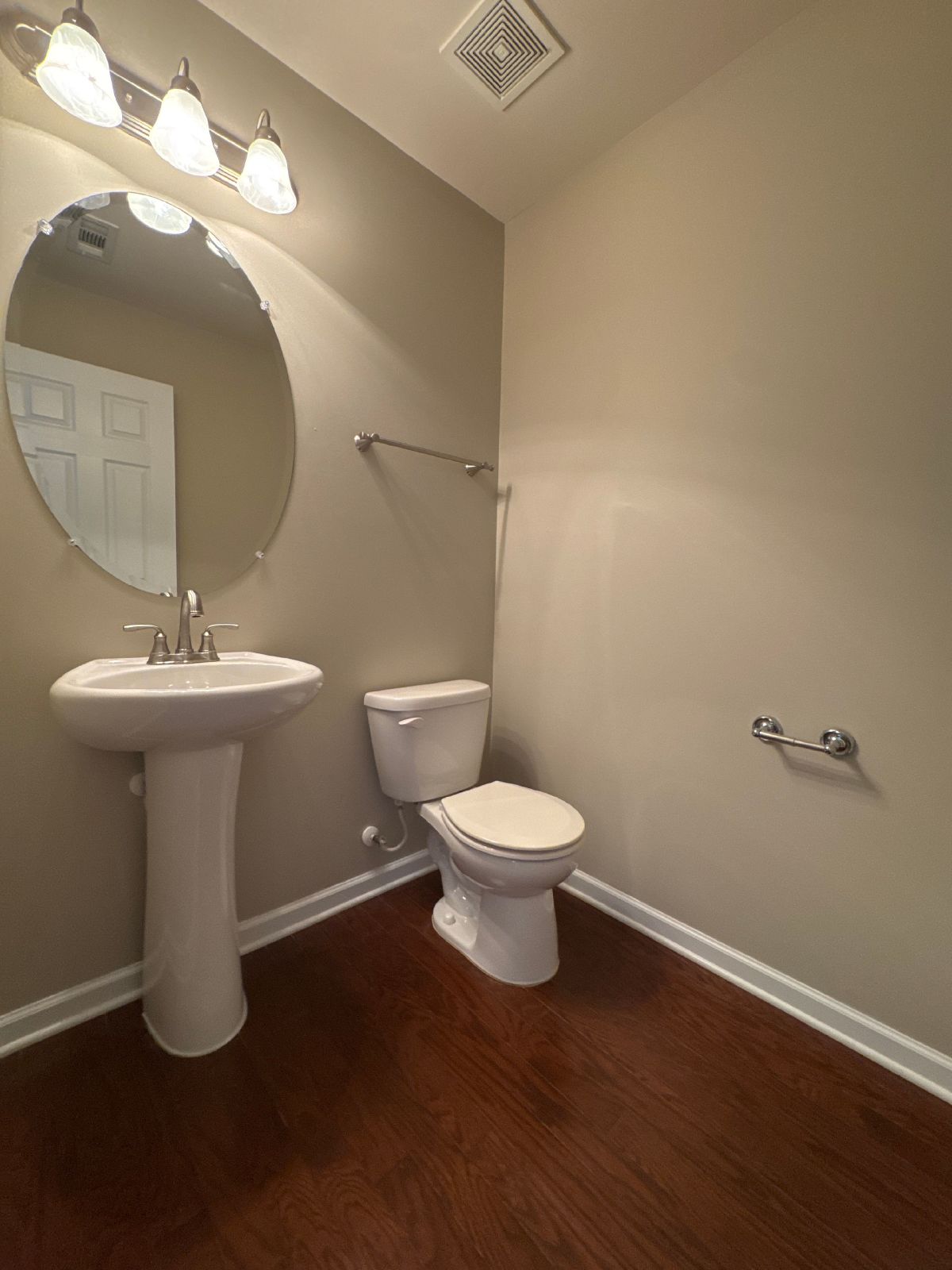 Well-Maintained 3BR Home in Lebanon | Great Location + Natural Light property image
