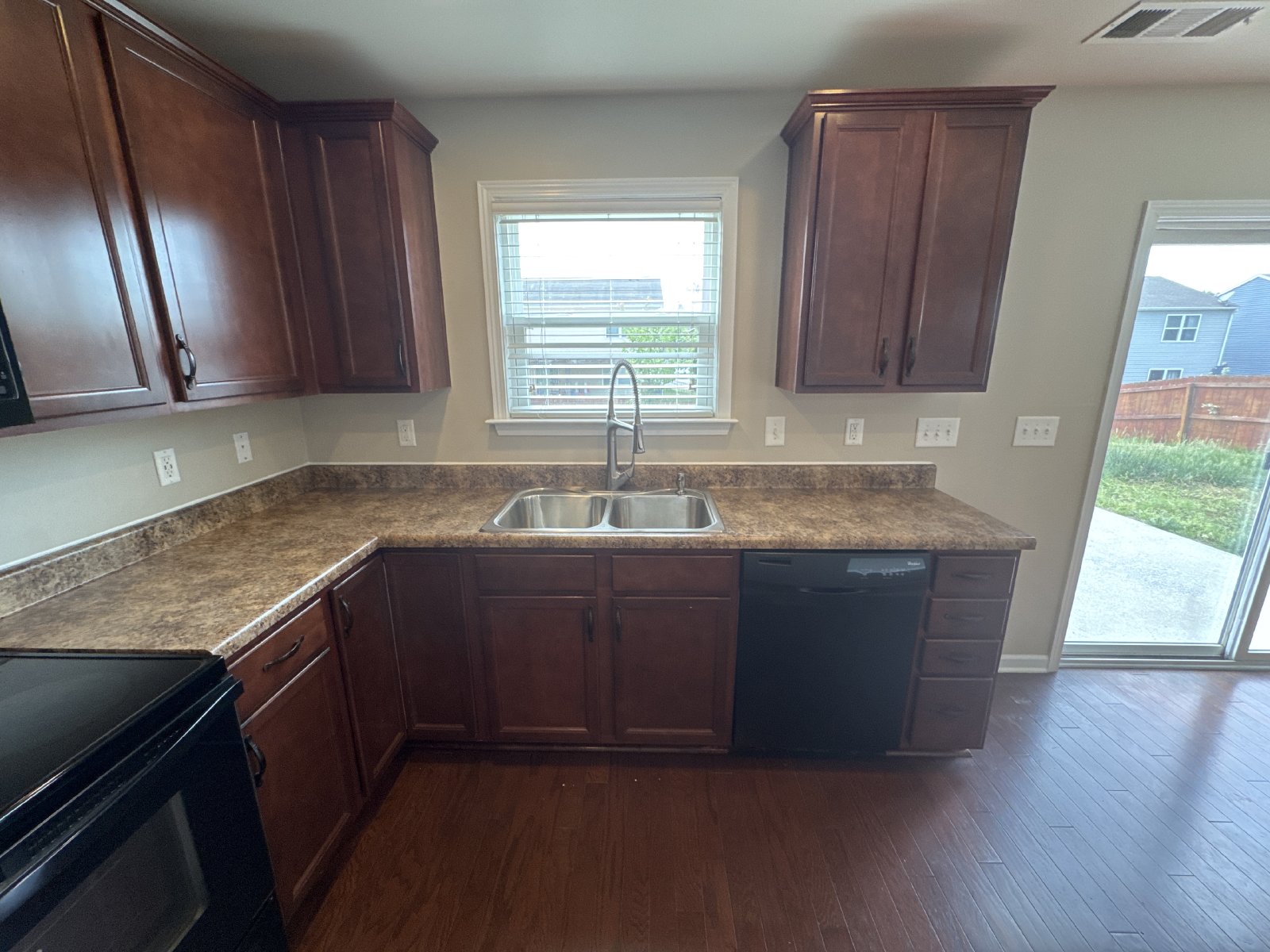Well-Maintained 3BR Home in Lebanon | Great Location + Natural Light property image