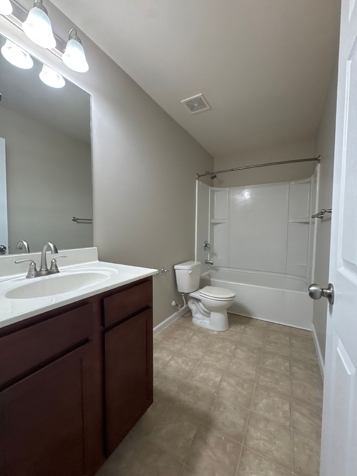 Well-Maintained 3BR Home in Lebanon | Great Location + Natural Light property image