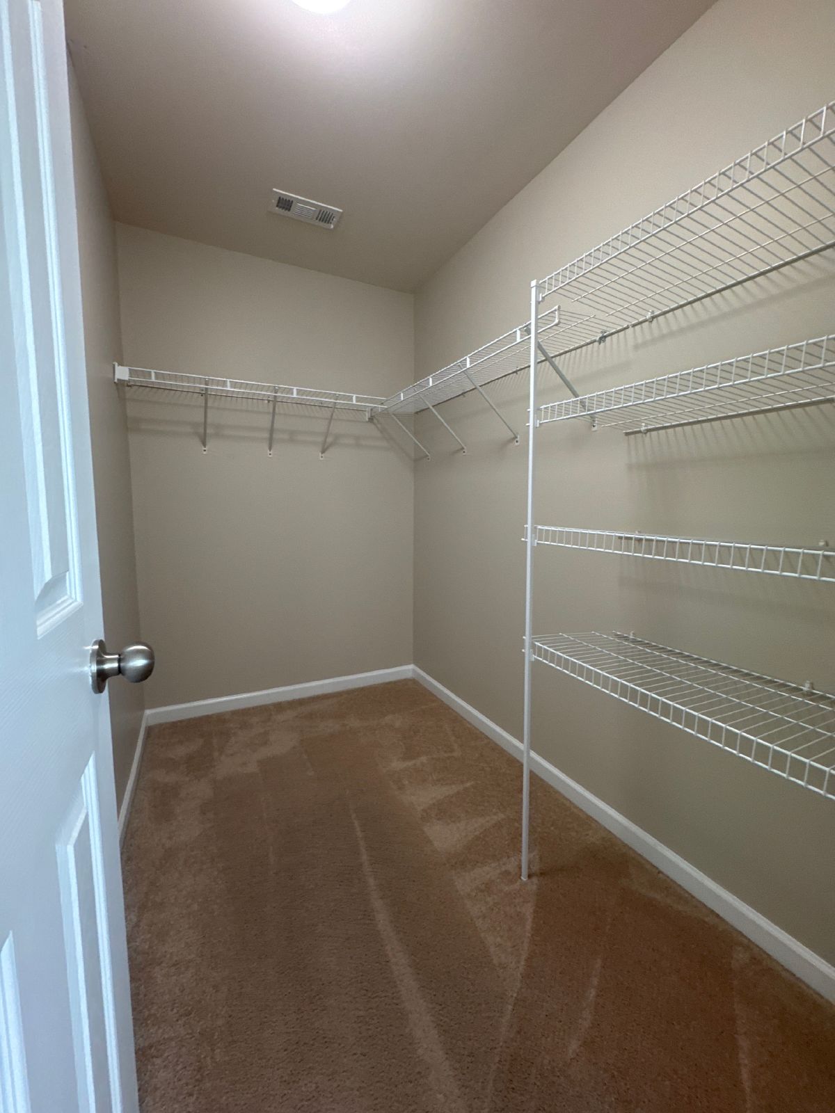 Well-Maintained 3BR Home in Lebanon | Great Location + Natural Light property image