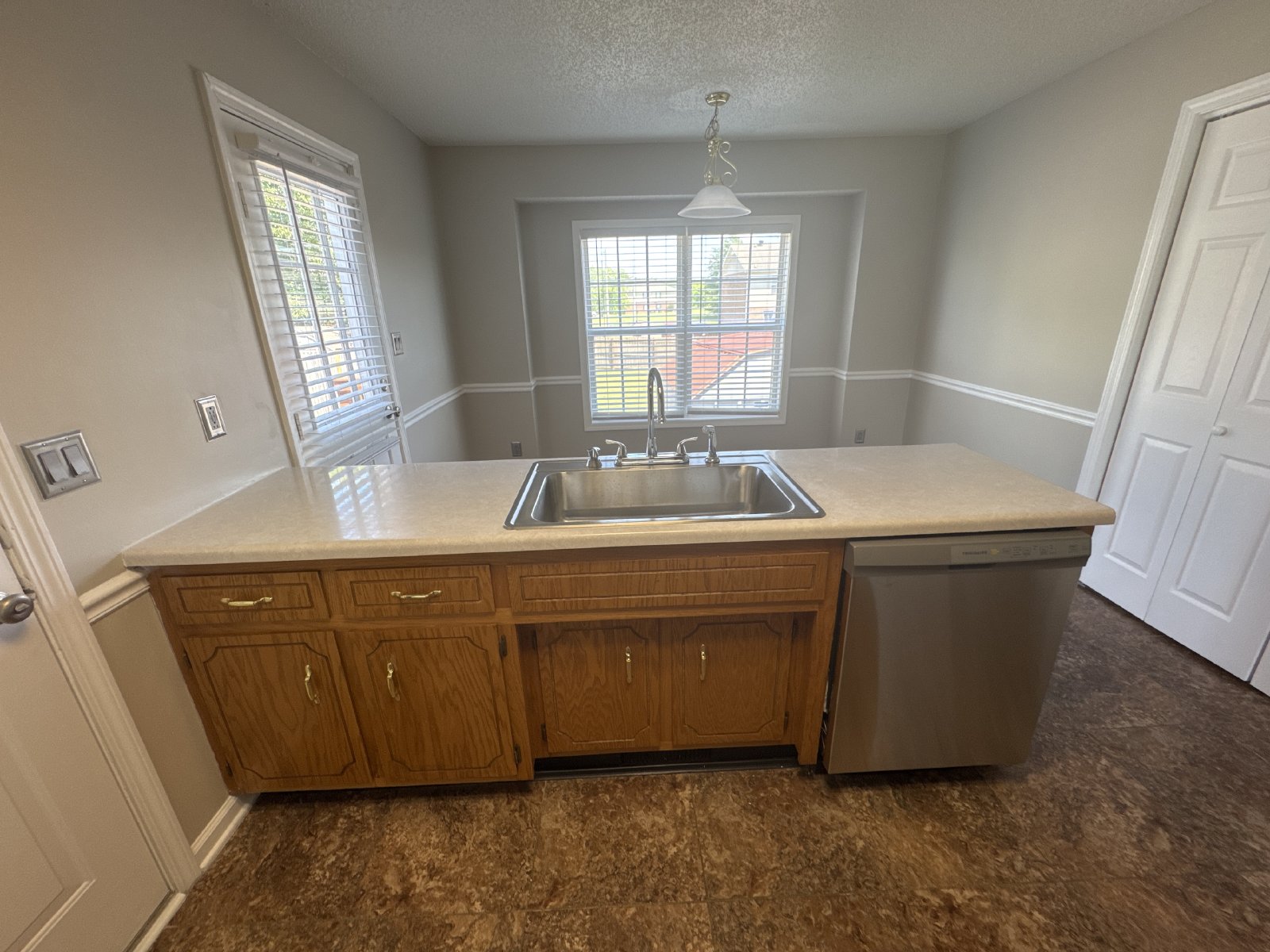 ✨ $500 Move-In Incentive for Approved Applications with a May Move-In! ✨ property image