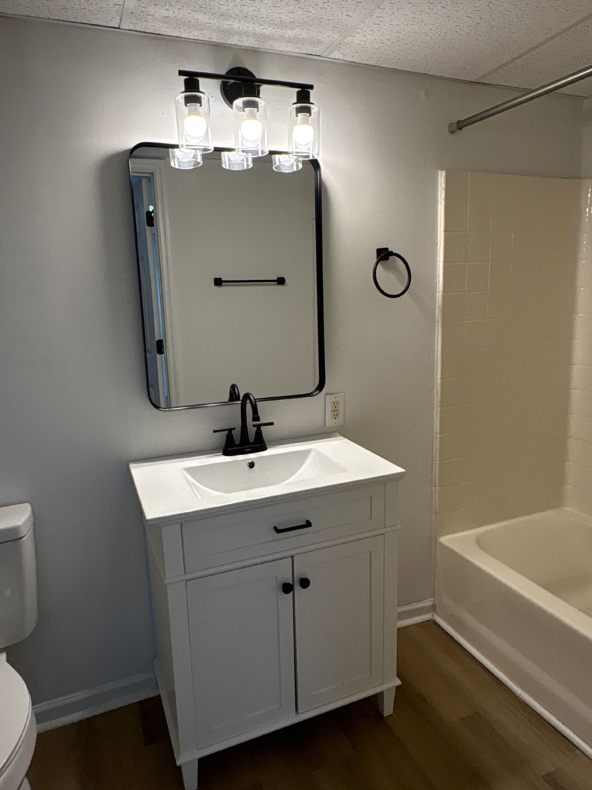 Renovated Duplex in Central Tullahoma! property image