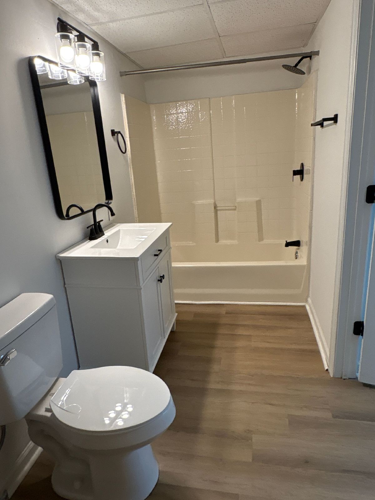 Renovated Duplex in Central Tullahoma! property image