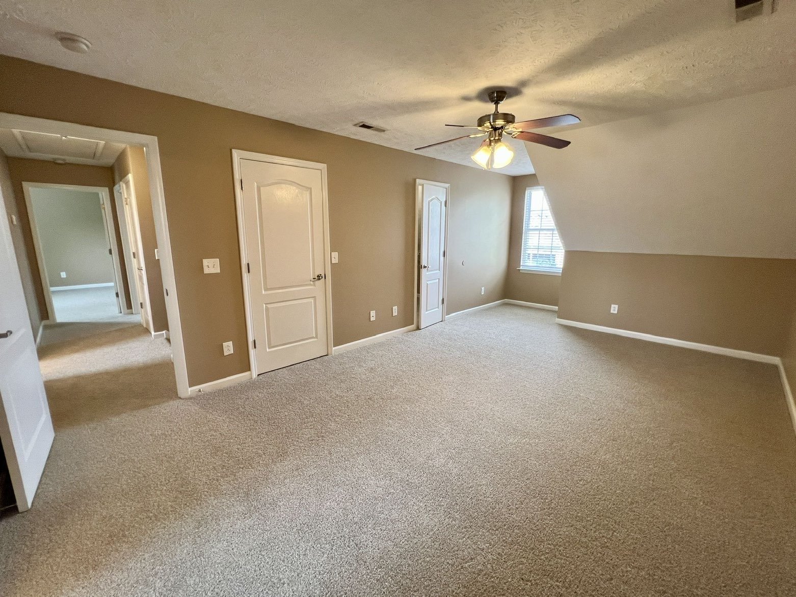 3 Bedroom 2.5 Bath Home in Oxford Hall - South Murfreesboro *New Carpet* property image