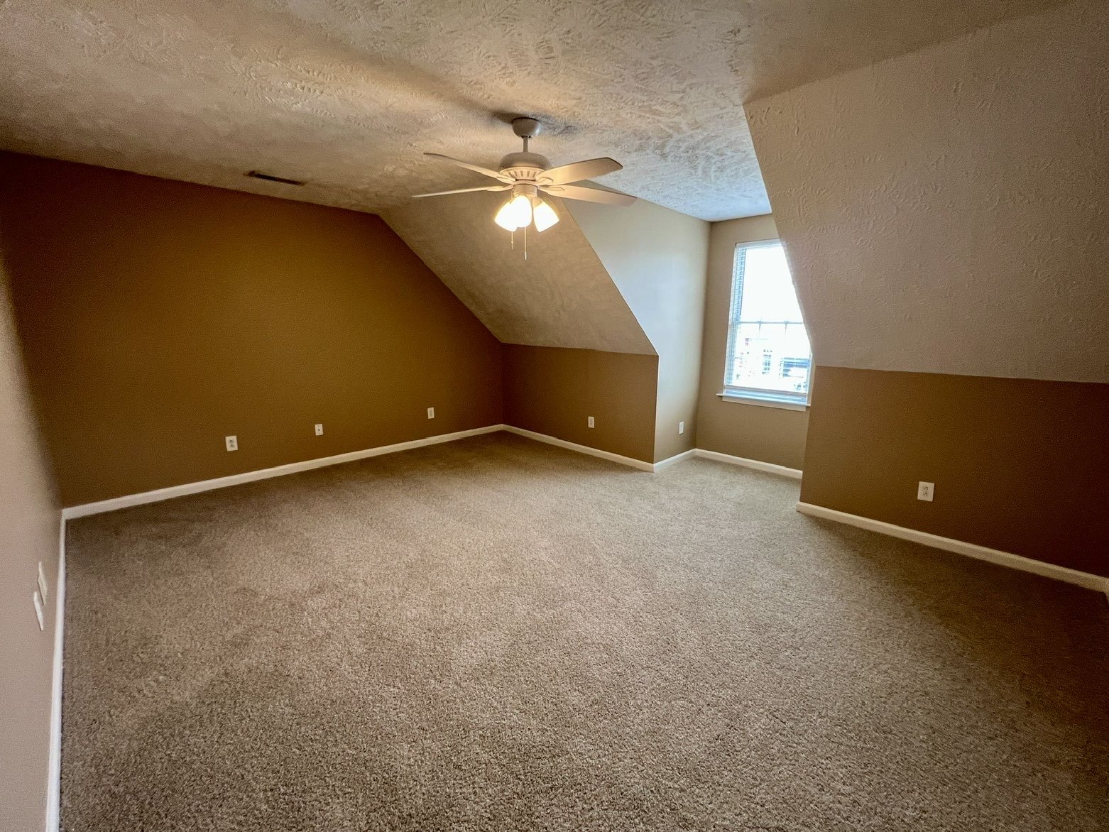 3 Bedroom 2.5 Bath Home in Oxford Hall - South Murfreesboro *New Carpet* property image