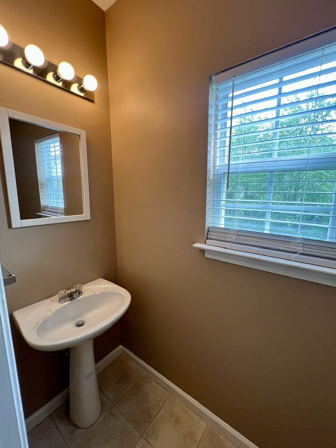 3 Bedroom 2.5 Bath Home in Oxford Hall - South Murfreesboro *New Carpet* property image