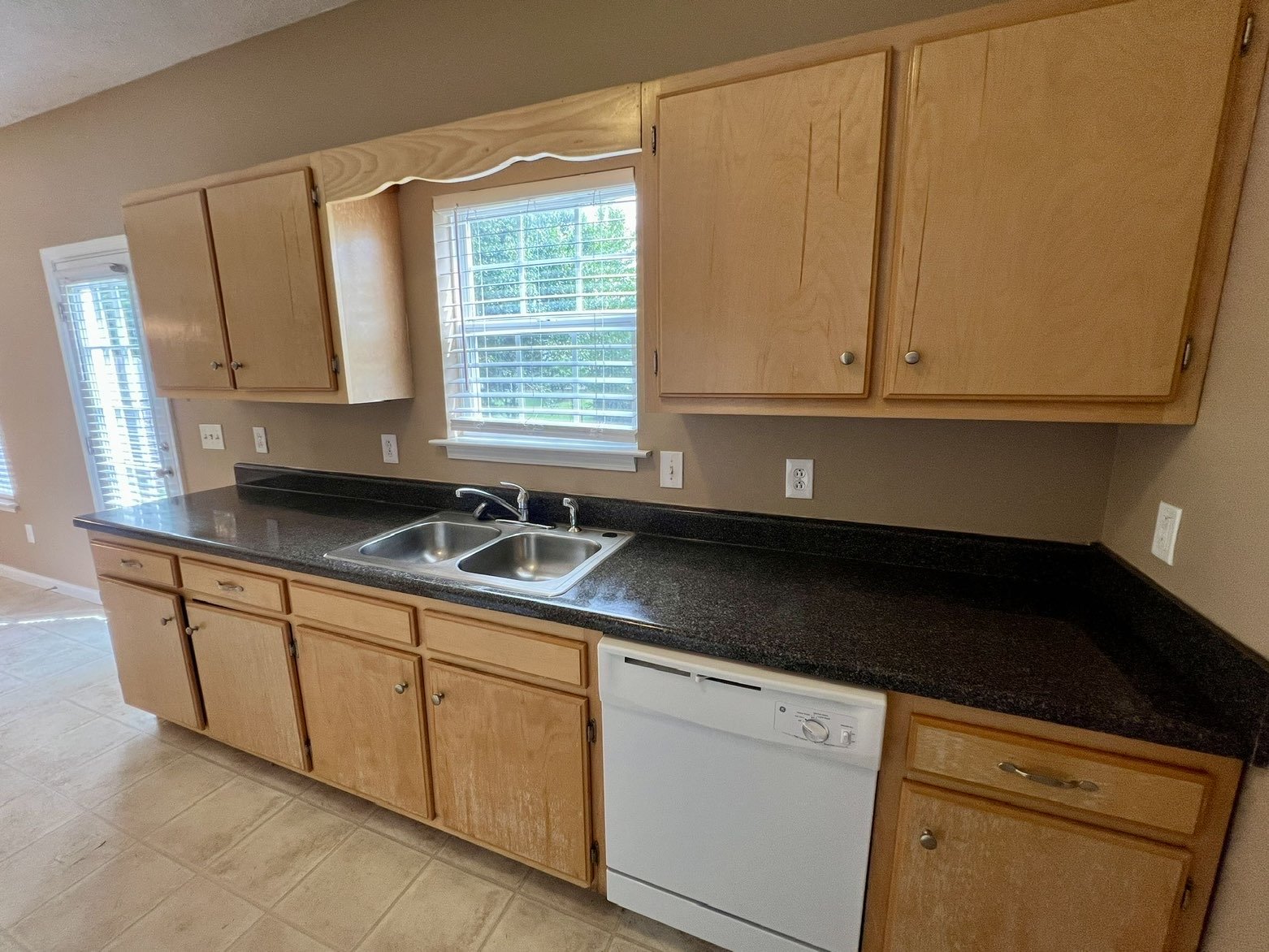 3 Bedroom 2.5 Bath Home in Oxford Hall - South Murfreesboro *New Carpet* property image