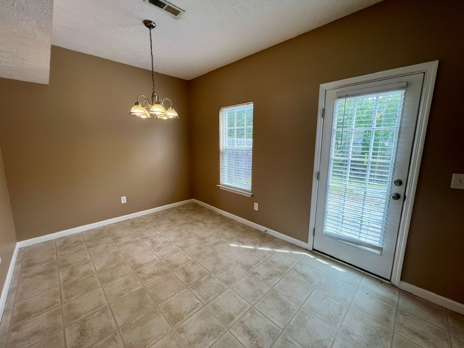 3 Bedroom 2.5 Bath Home in Oxford Hall - South Murfreesboro *New Carpet* property image