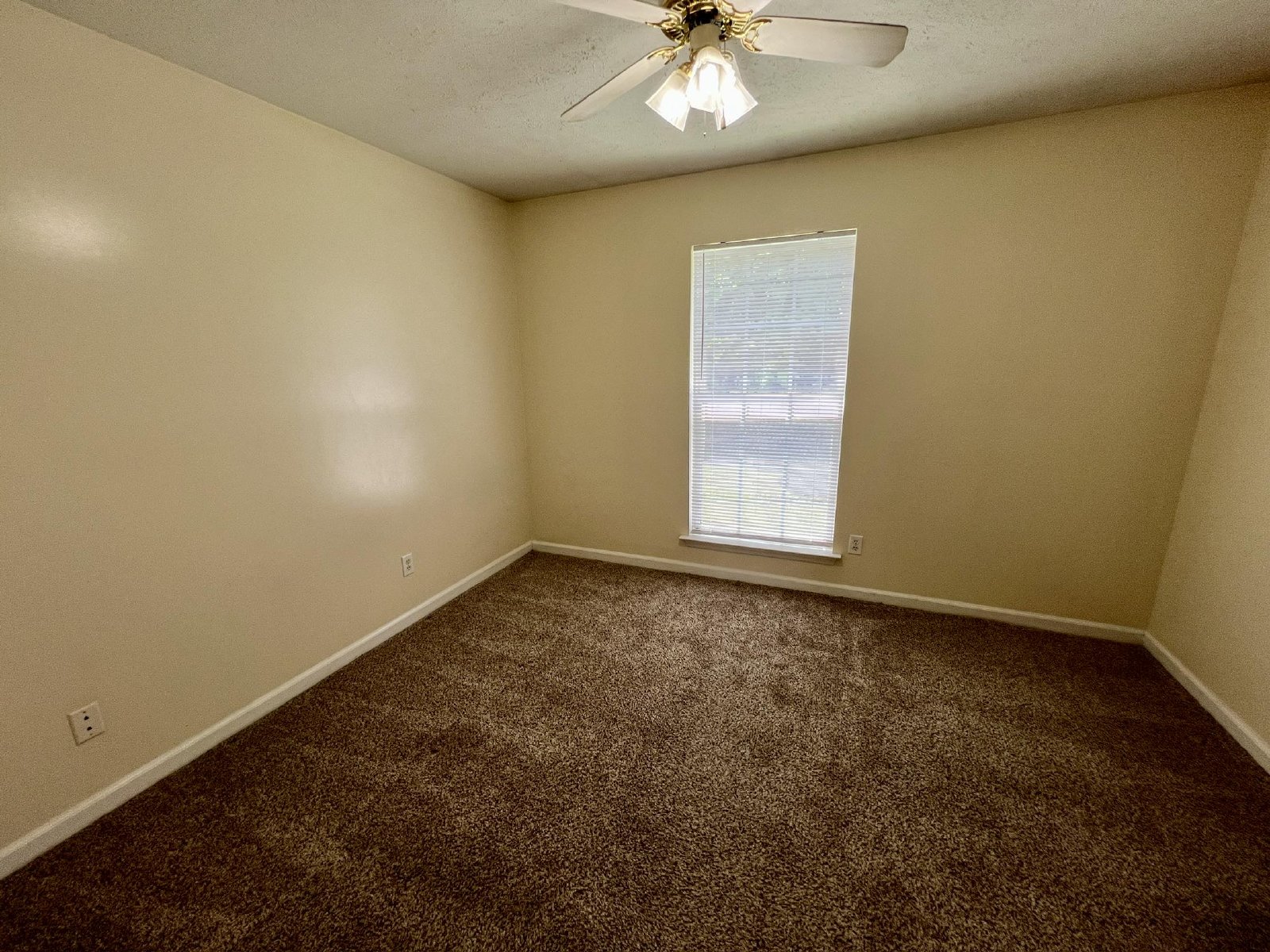 1BR 1BA Ground Level Apt., Free Water! - *No pets* property image
