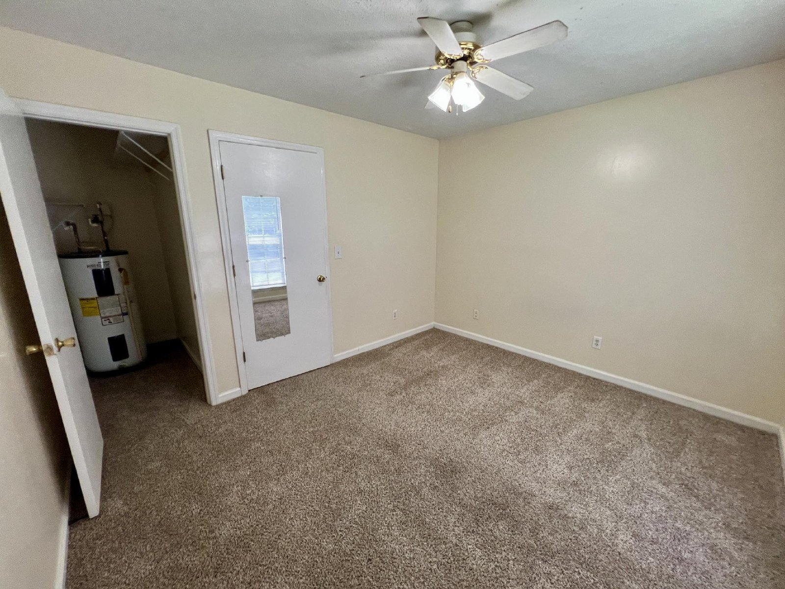 1BR 1BA Ground Level Apt., Free Water! - *No pets* property image