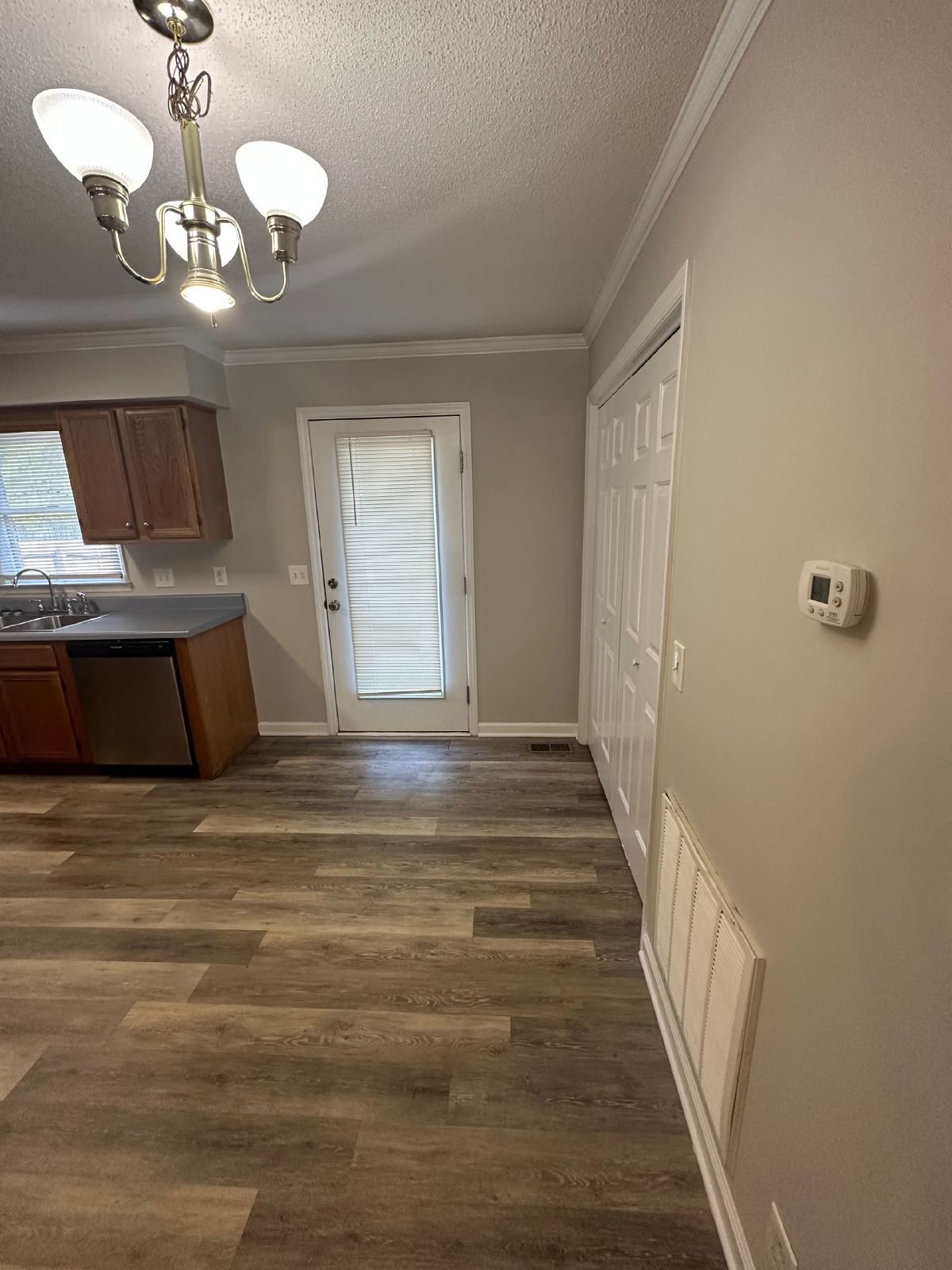 Cute 2 Bed 2.5 Bath House Near MTSU! property image