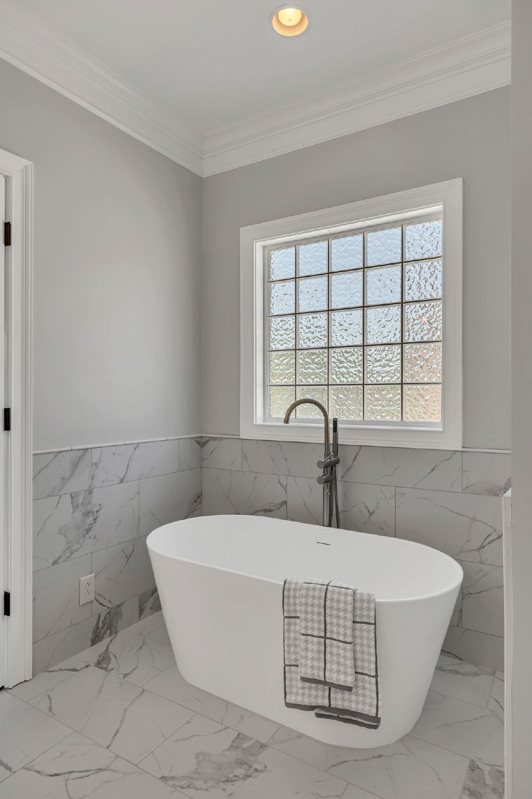 Luxury 4BR Home with River Views & Entertainer’s Bonus Room property image