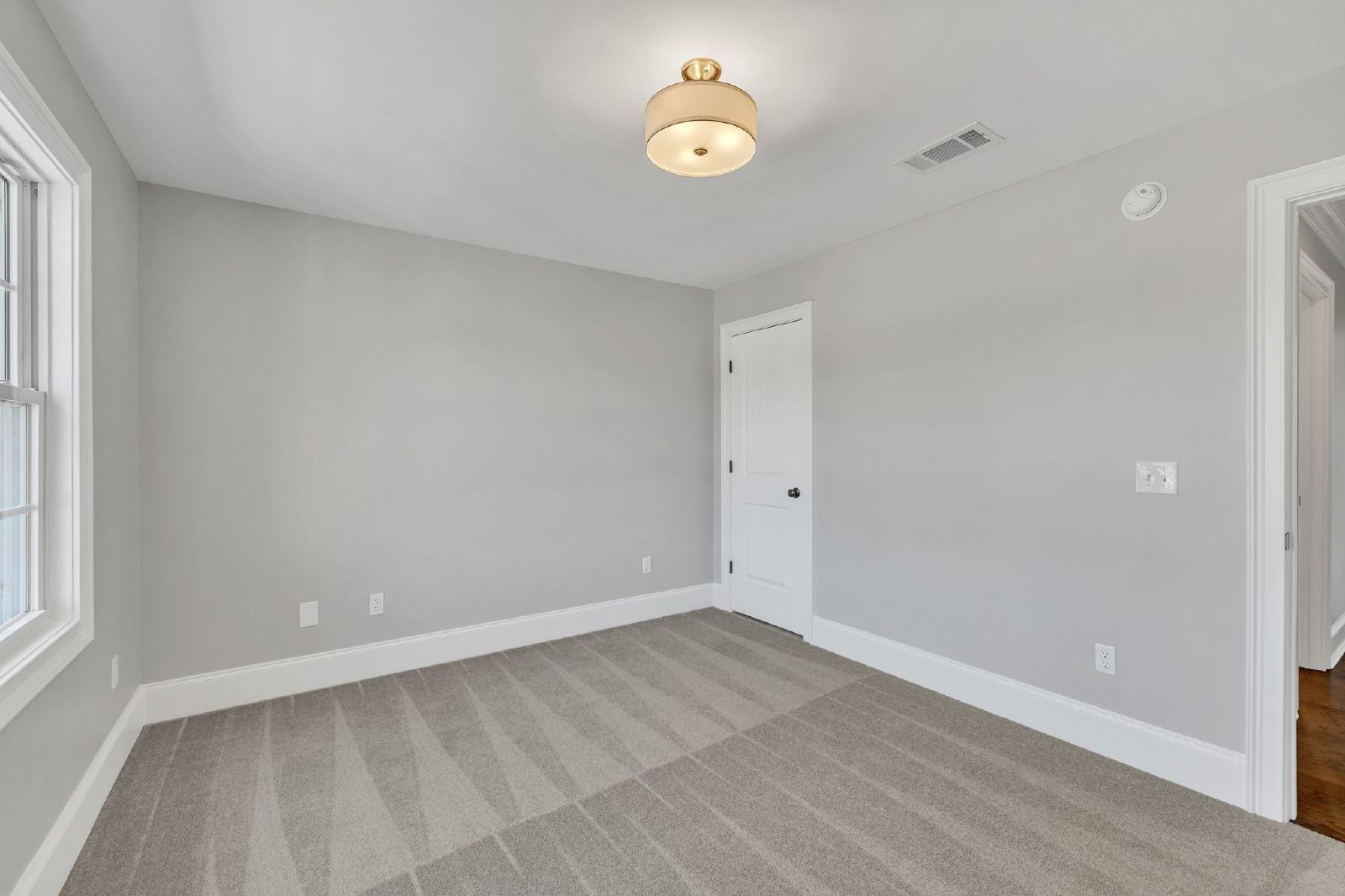 Luxury 4BR Home with River Views & Entertainer’s Bonus Room property image