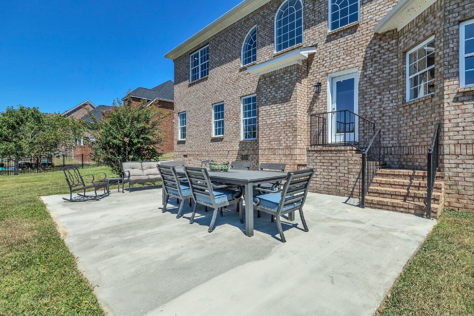 Luxury 4BR Home with River Views & Entertainer’s Bonus Room property image