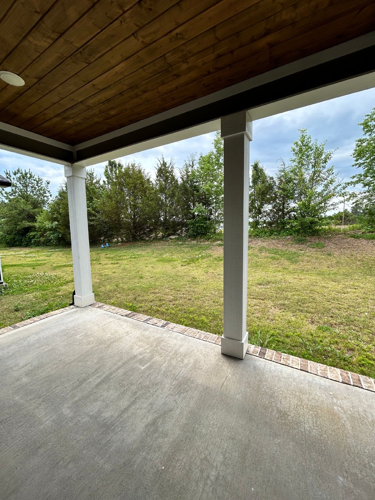 Beautiful New Build 3 Bed, 2.5 Bath, 2 Car Garage - Community Pool & Walking Trail! property image
