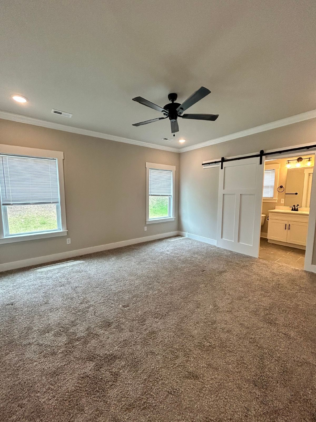 Beautiful New Build 3 Bed, 2.5 Bath, 2 Car Garage - Community Pool & Walking Trail! property image