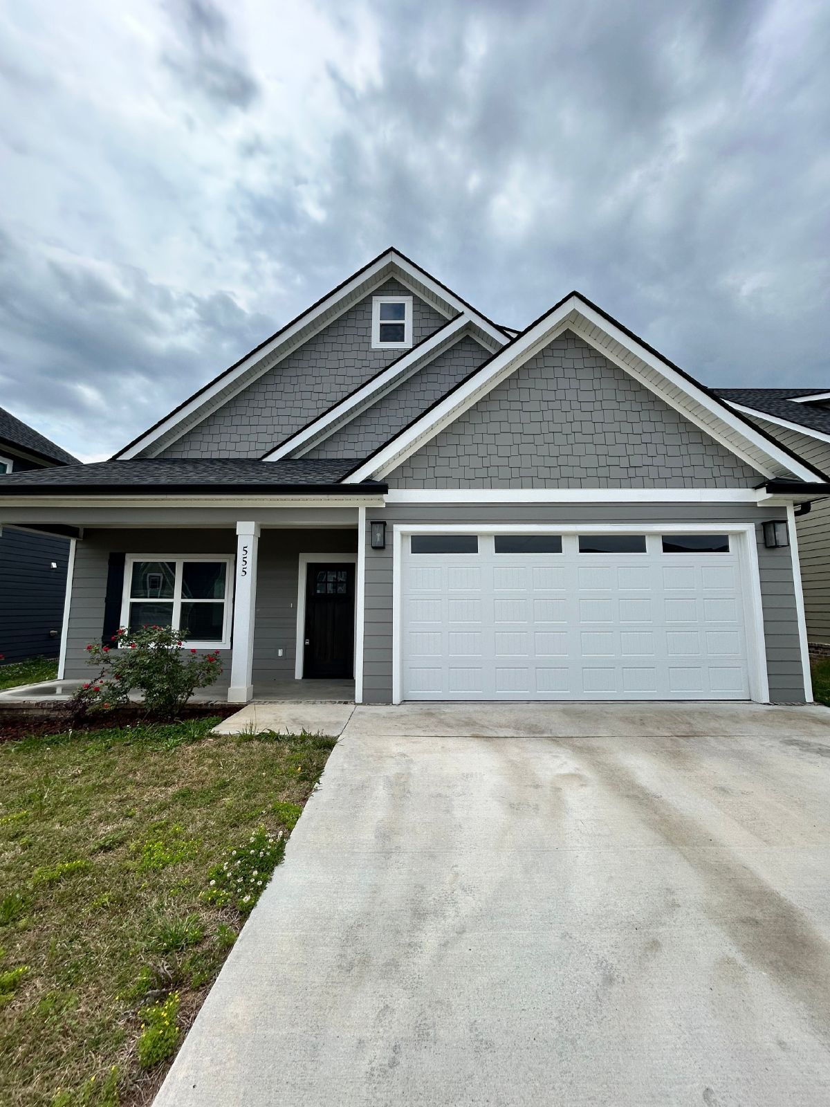Beautiful New Build 3 Bed, 2.5 Bath, 2 Car Garage - Community Pool & Walking Trail! property image