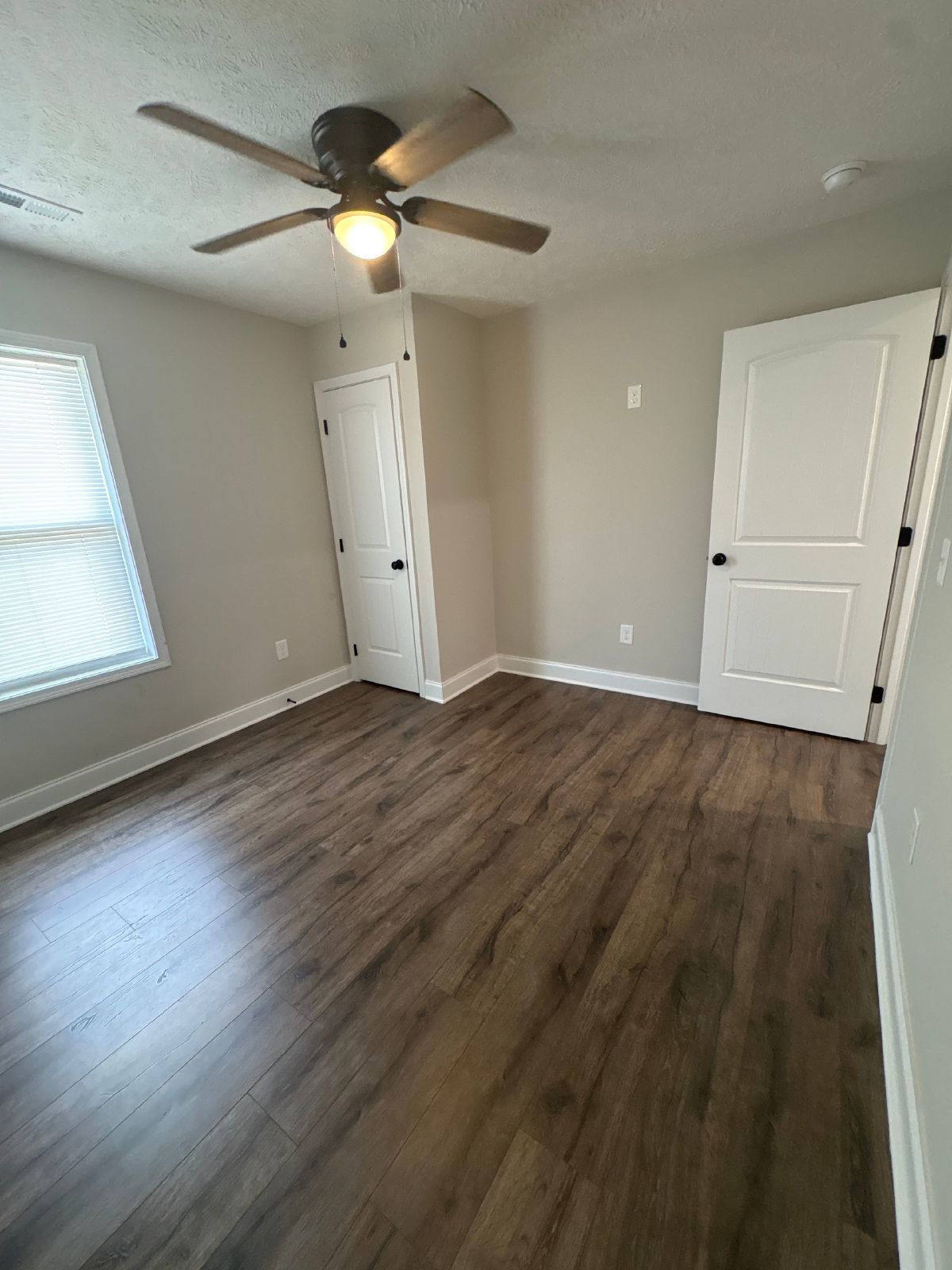 Spacious 3 Bed 2 Bath Duplex with Fenced-In Backyard! property image