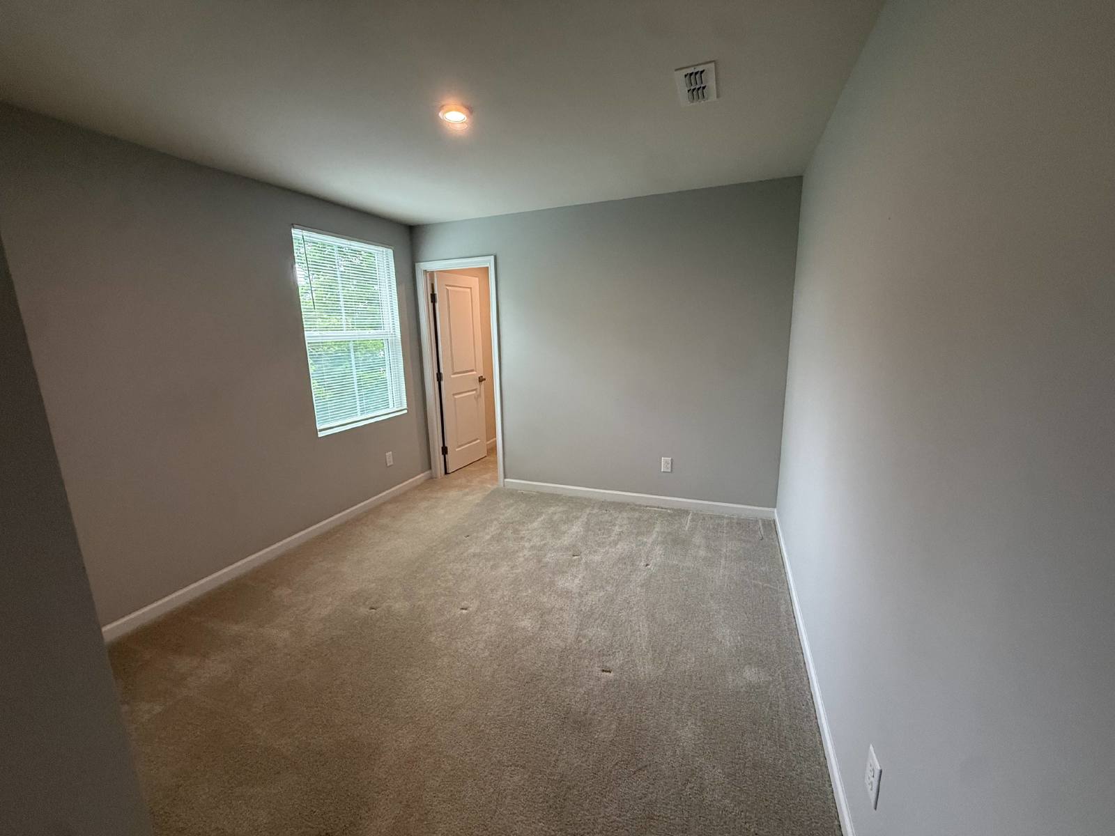 Like-New 4BR Home in Christiana | Open Floor Plan + Large Backyard! property image