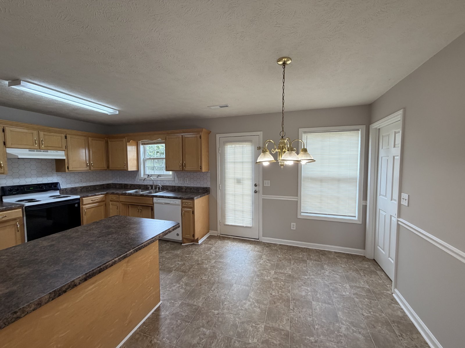 Available Now - 3BR 2BA Home in Smyrna **All one level** property image