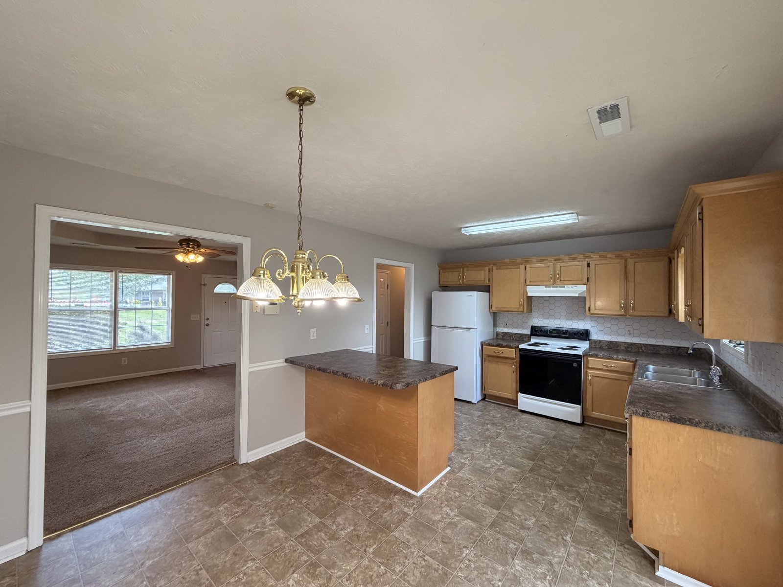 Available Now - 3BR 2BA Home in Smyrna **All one level** property image