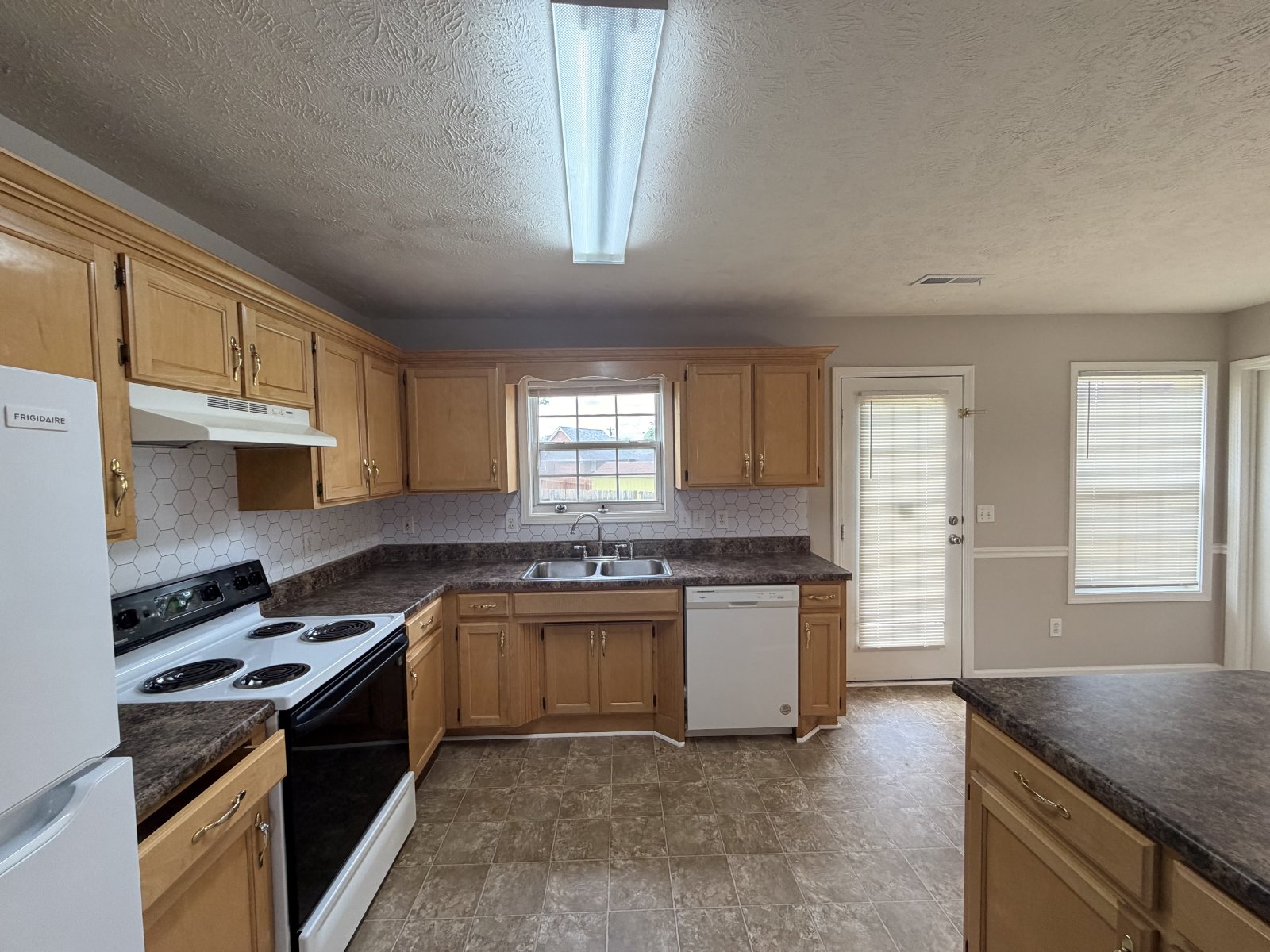 Available Now - 3BR 2BA Home in Smyrna **All one level** property image