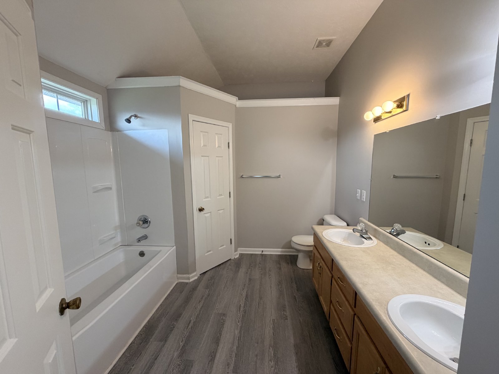 Available Now - 3BR 2BA Home in Smyrna **All one level** property image