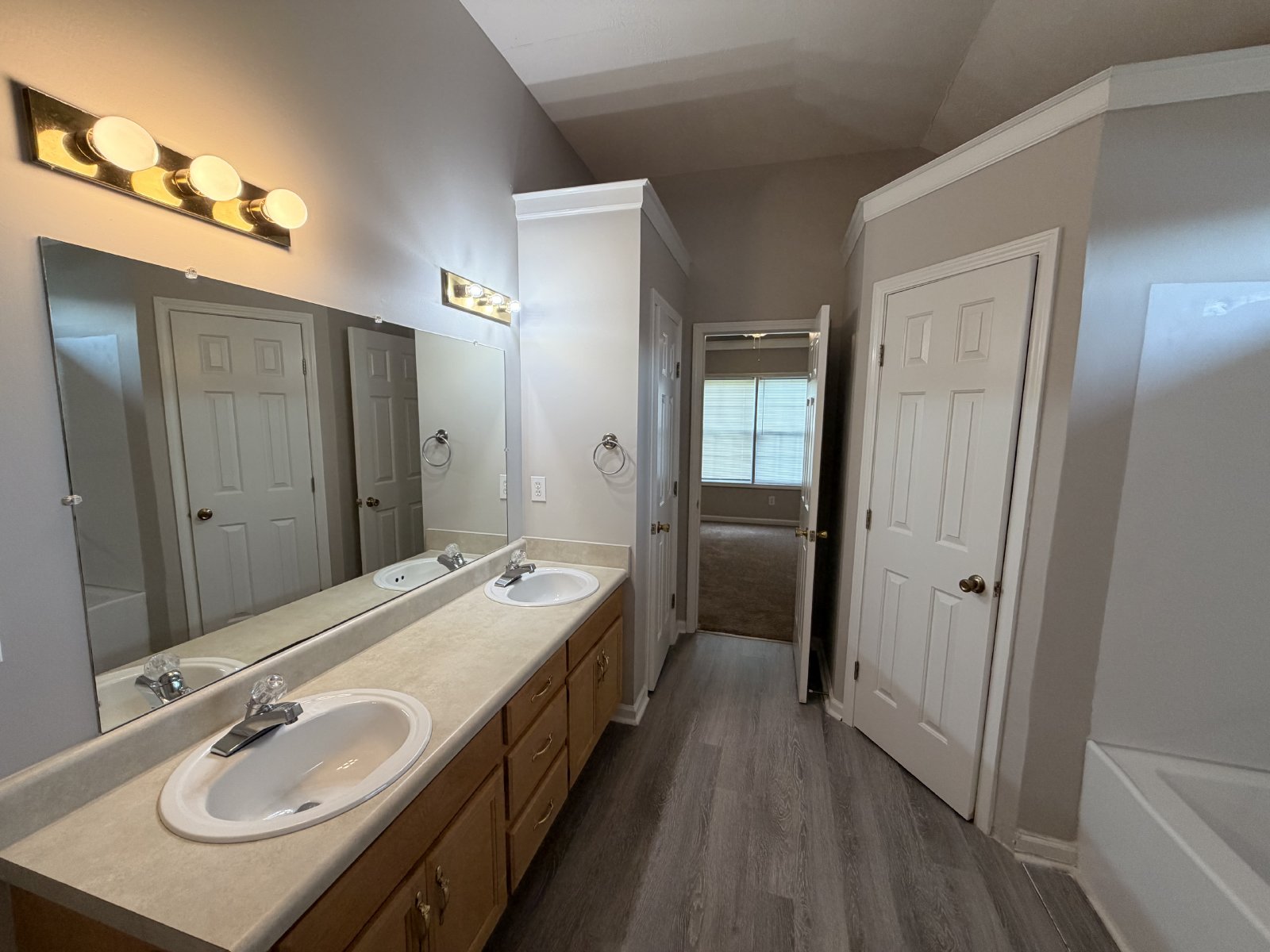 Available Now - 3BR 2BA Home in Smyrna **All one level** property image