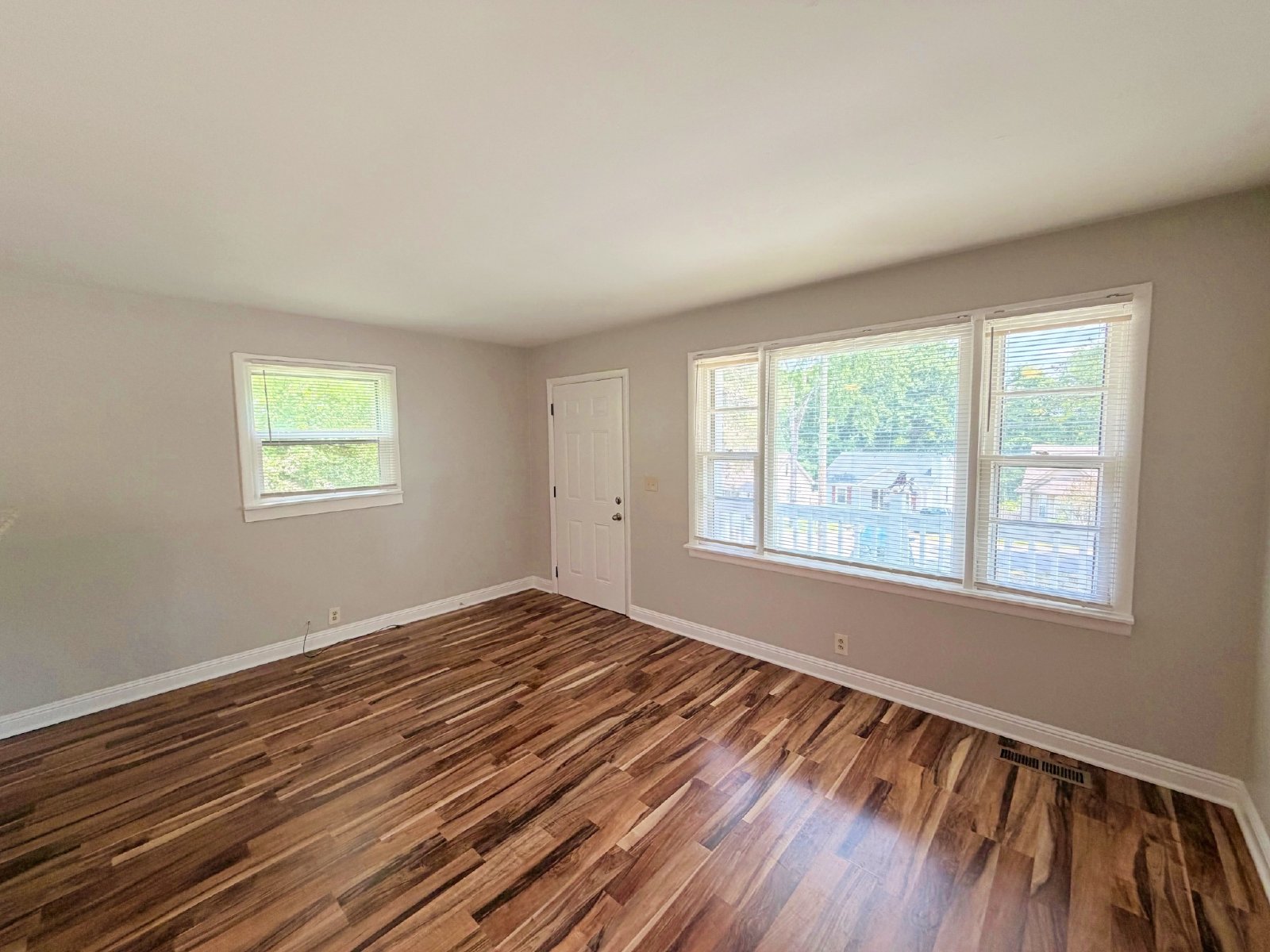 Move-In Ready 3BR Rental with Spacious Yard & Deck property image