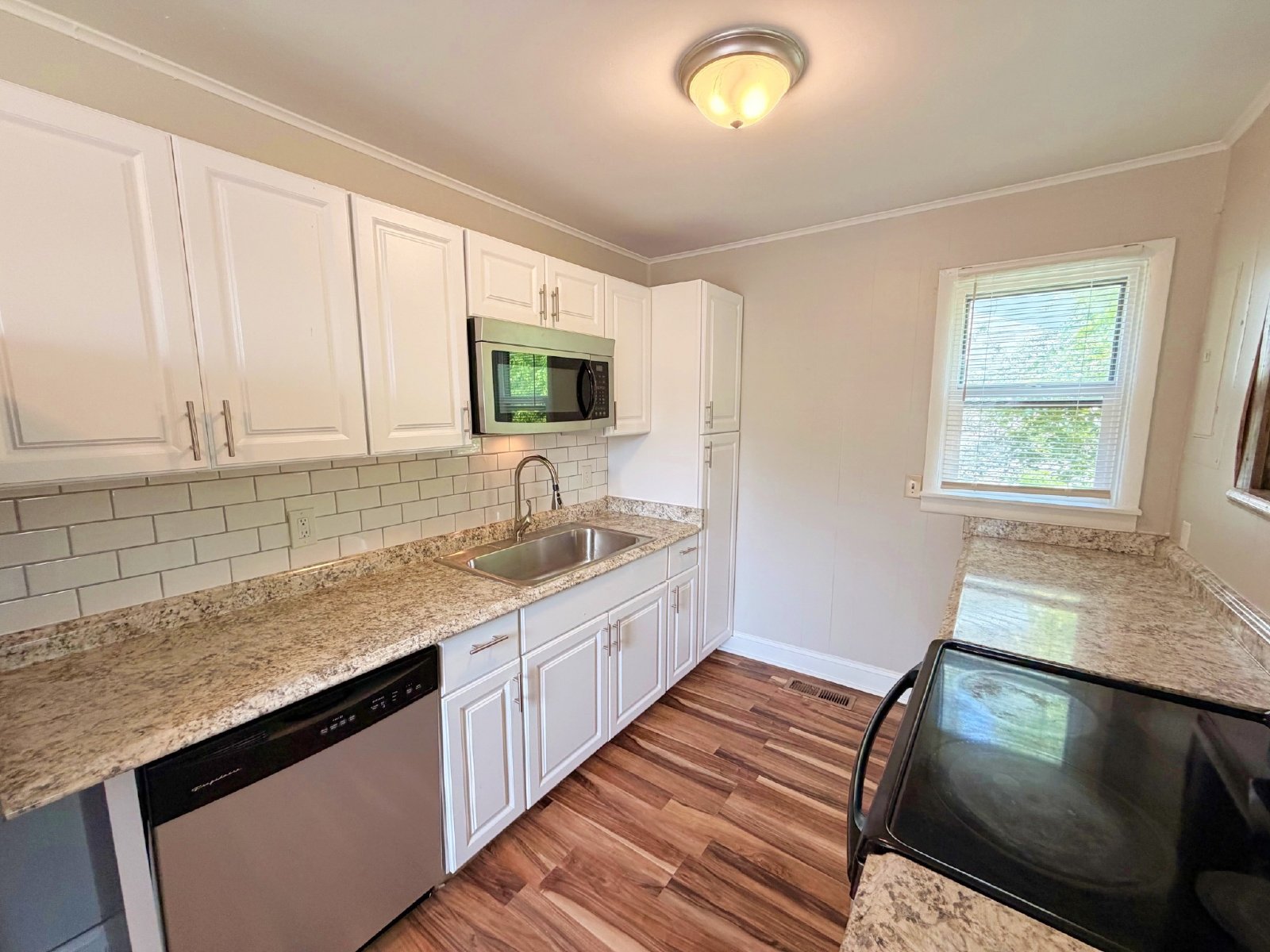 Move-In Ready 3BR Rental with Spacious Yard & Deck property image