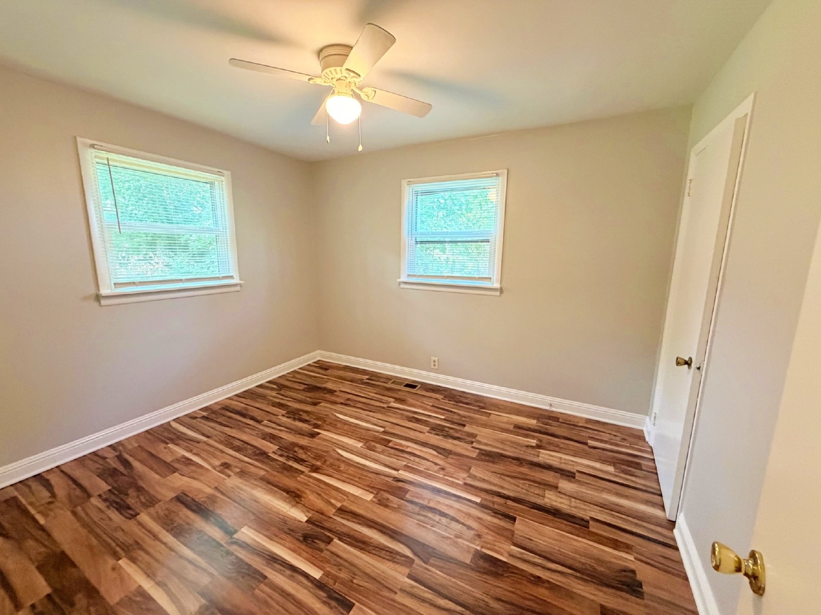 Move-In Ready 3BR Rental with Spacious Yard & Deck property image