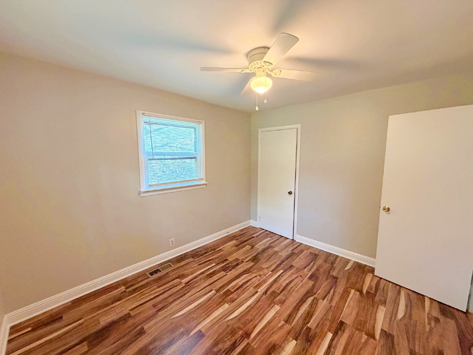 Move-In Ready 3BR Rental with Spacious Yard & Deck property image