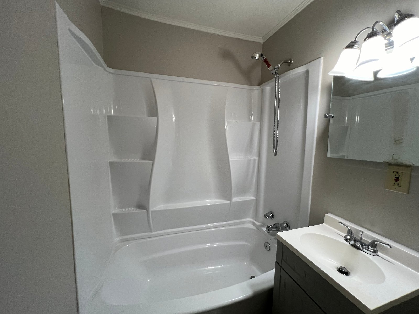 Move-In Ready 3BR Rental with Spacious Yard & Deck property image