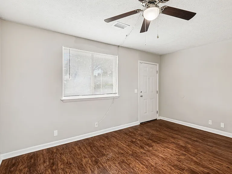 2 Bed 1 Bath Apt - The Flats at 1200 property image