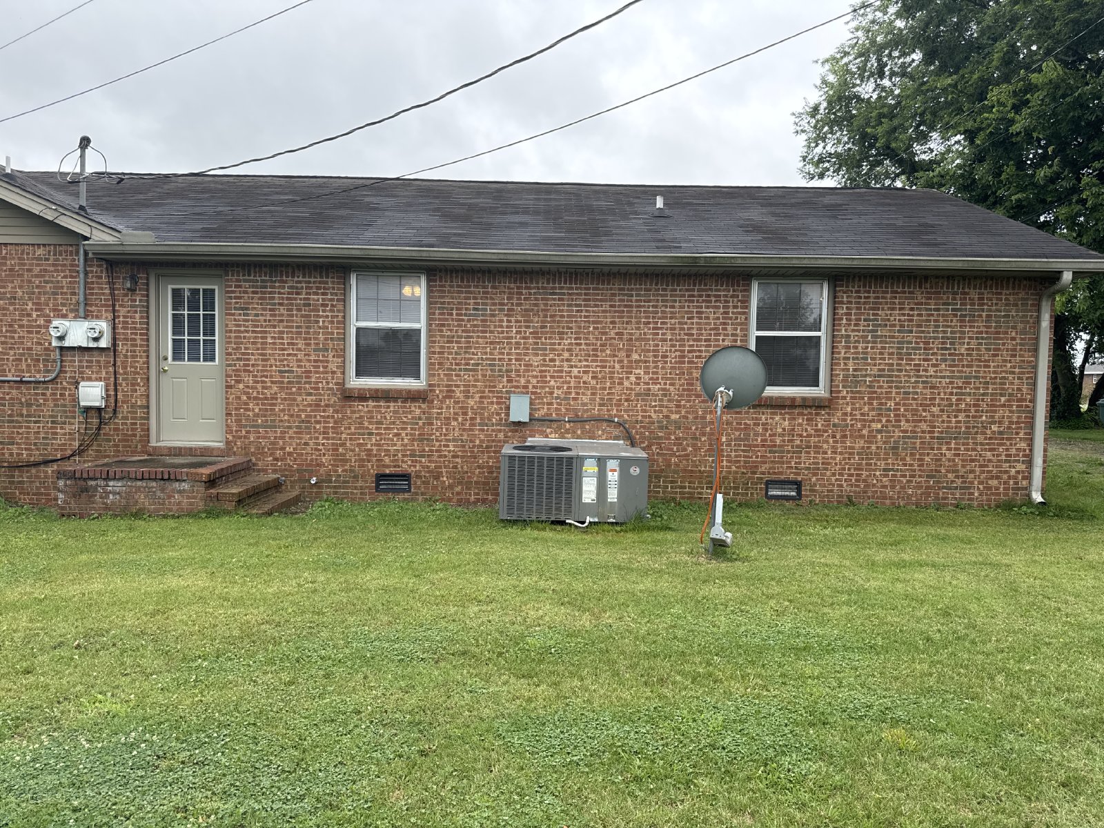 Charming 2-Bedroom Brick Duplex with Spacious Yard in Lebanon property image