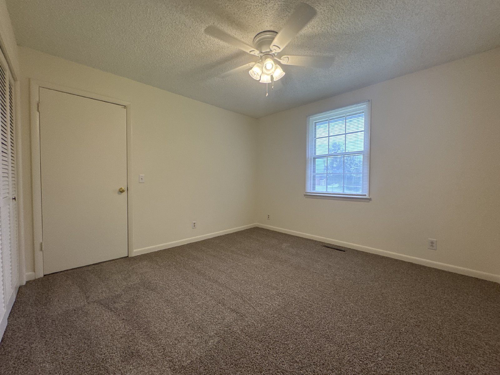 Charming 2-Bedroom Brick Duplex with Spacious Yard in Lebanon property image