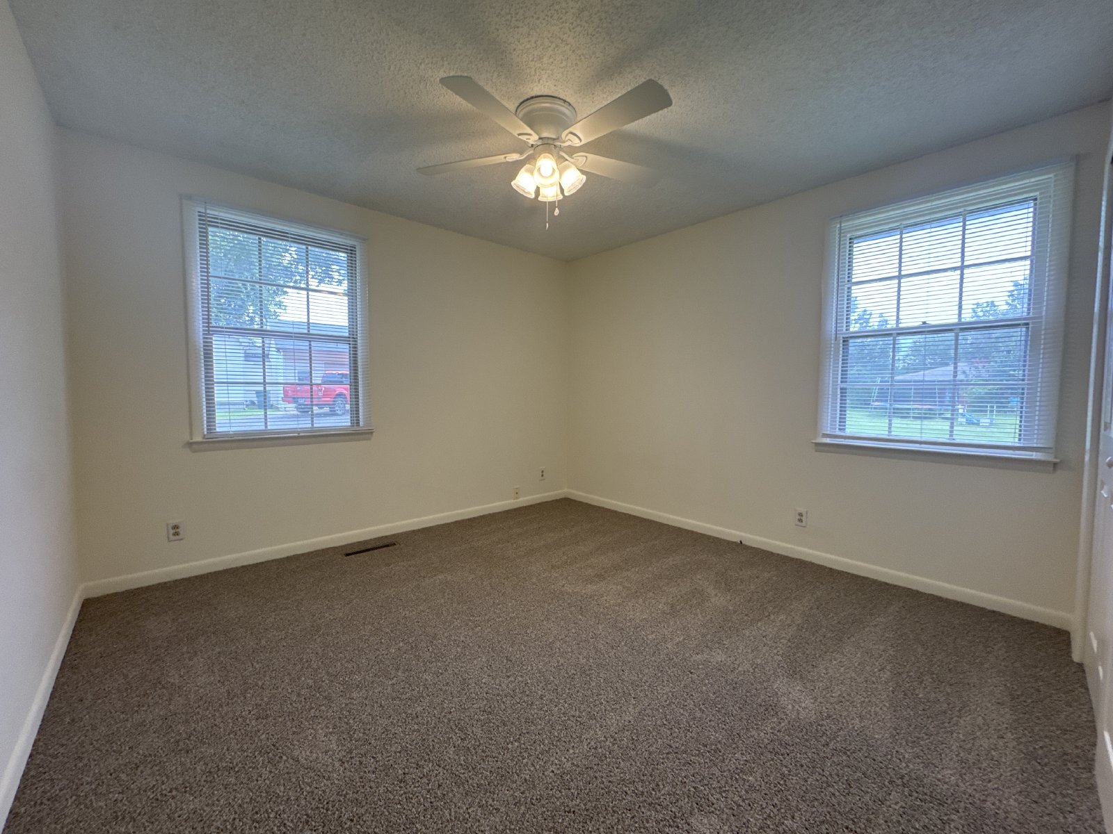 Charming 2-Bedroom Brick Duplex with Spacious Yard in Lebanon property image