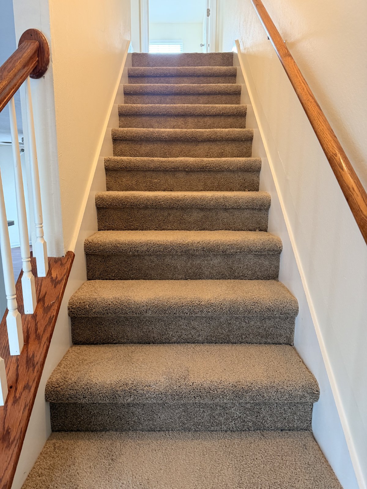 Available Now! 2 Bed, 2.5 Bath Townhome in The Cottages Of Lake Forest property image