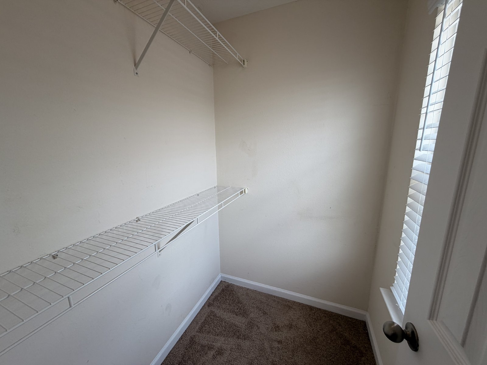 Available Now! 2 Bed, 2.5 Bath Townhome in The Cottages Of Lake Forest property image