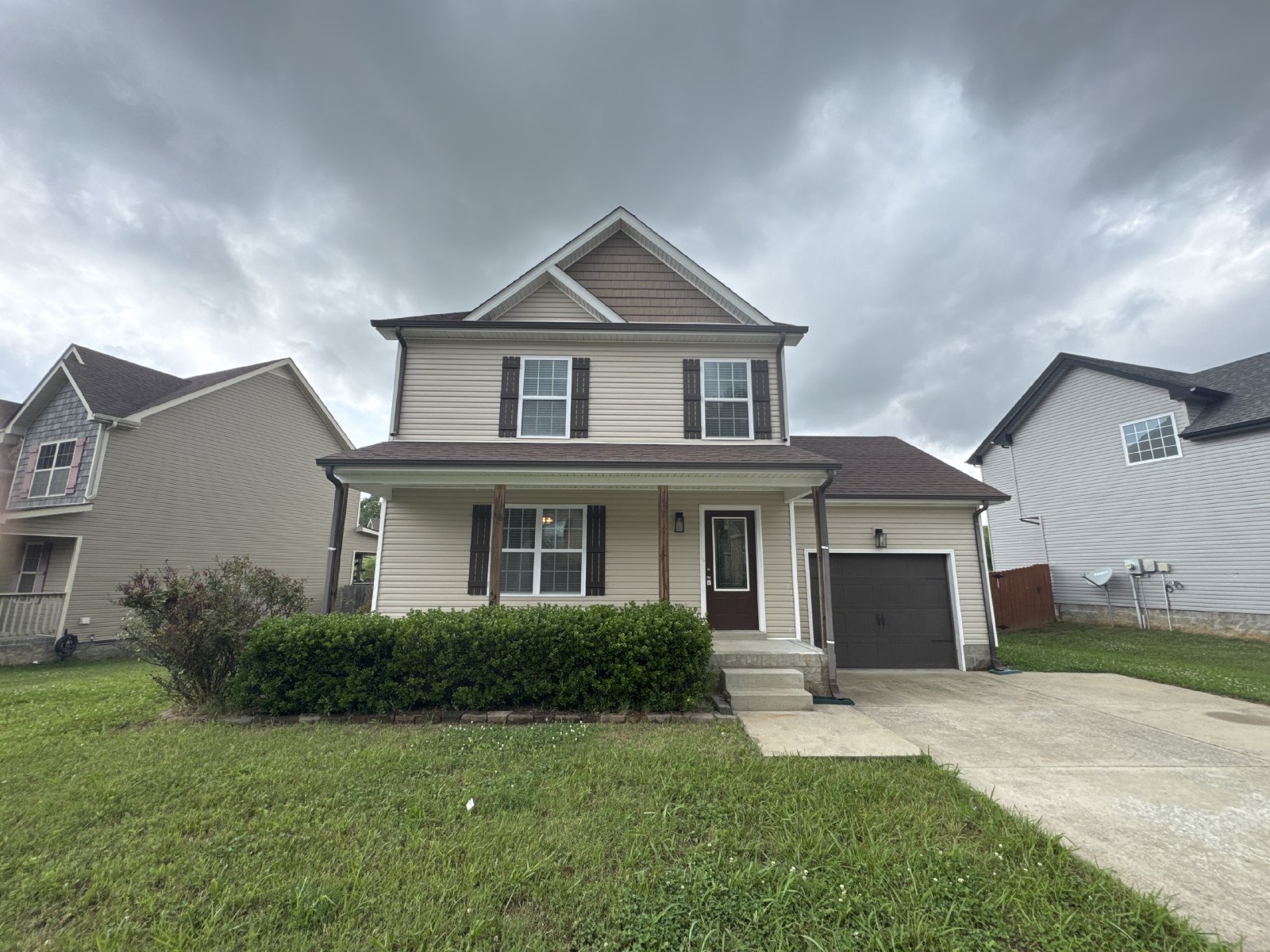 Beautiful 3BR Home in Crosswinds | Open Floor Plan | Garage | Convenient Clarksville Location property image