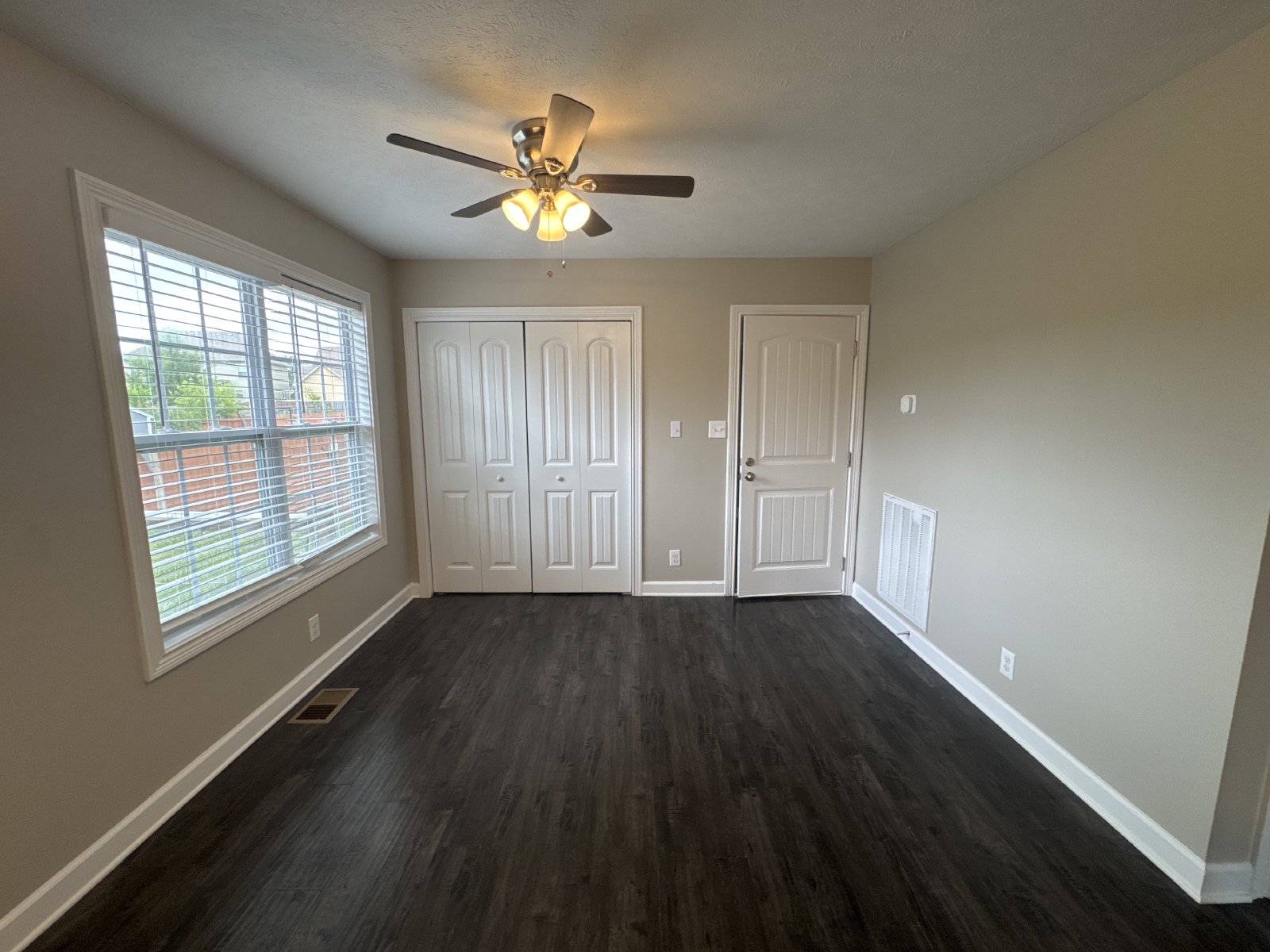 Beautiful 3BR Home in Crosswinds | Open Floor Plan | Garage | Convenient Clarksville Location property image