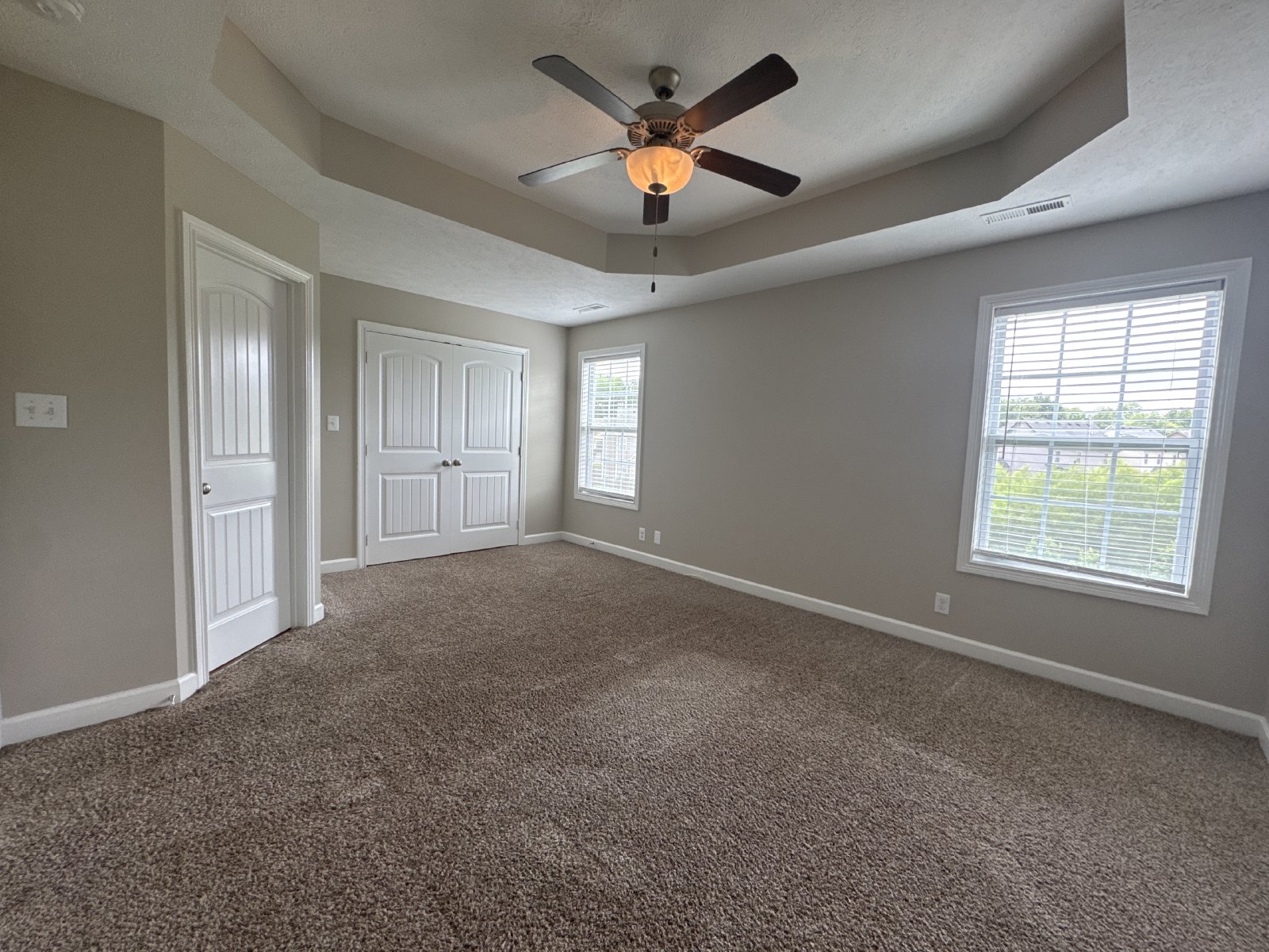 Beautiful 3BR Home in Crosswinds | Open Floor Plan | Garage | Convenient Clarksville Location property image