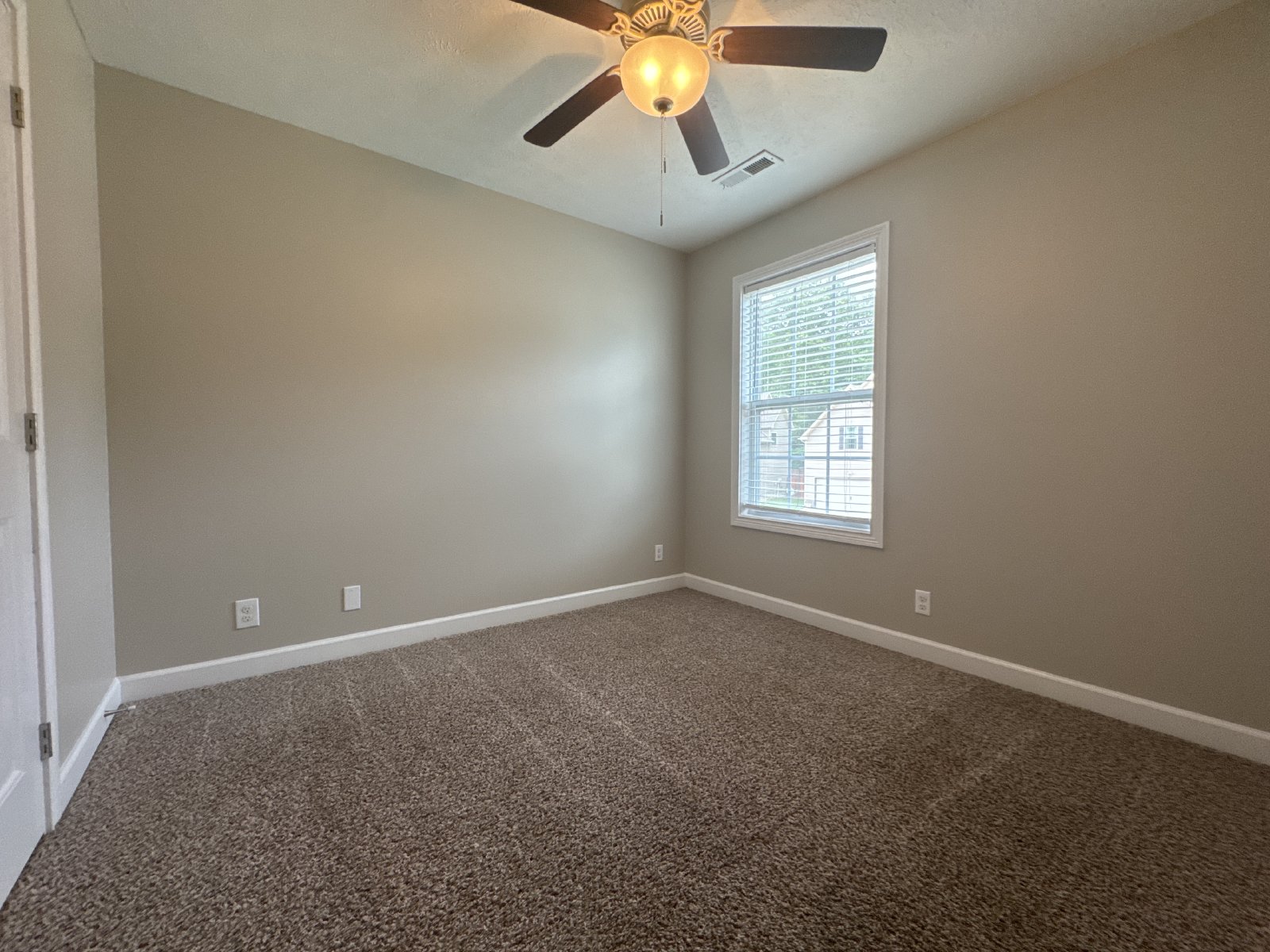 Beautiful 3BR Home in Crosswinds | Open Floor Plan | Garage | Convenient Clarksville Location property image