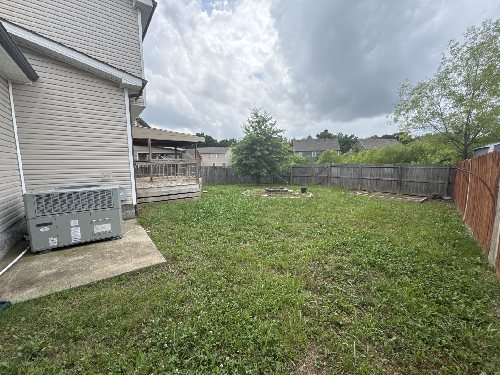 Beautiful 3BR Home in Crosswinds | Open Floor Plan | Garage | Convenient Clarksville Location property image