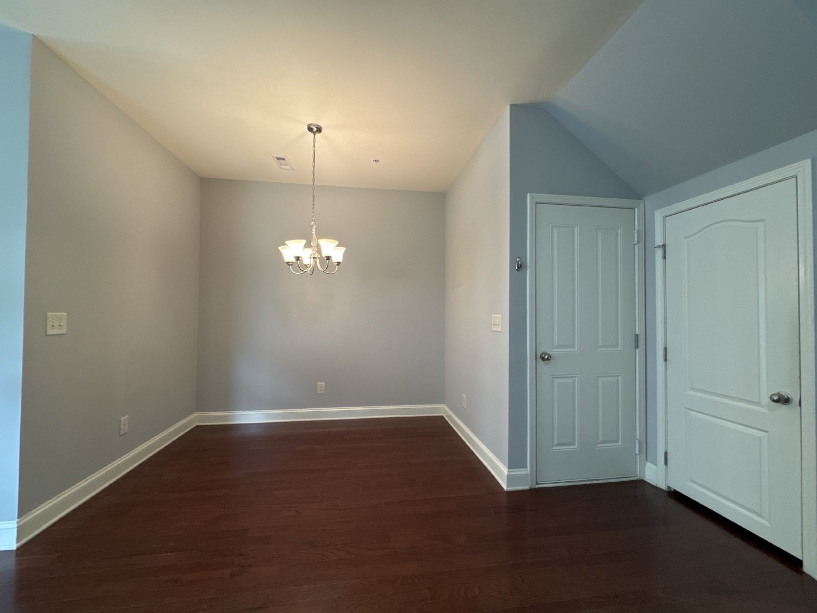 Modern End-Unit Townhome in the Heart of Old Hickory, Wilson County! property image